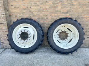 BKT 270/95R32
