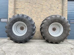TRELLEBORG TM 2000 800/65R32