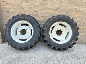 MICHELIN 440/65R28