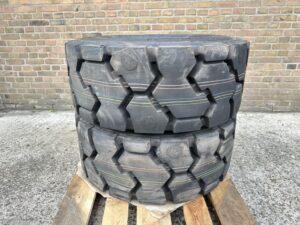 CONTINENTAL 355/65R15 STEUNWIEL