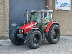 Massey Ferguson 6455 Dyna 6 Steep Nose