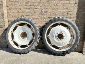 TAURUS 230/95R48