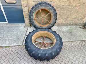 PIRELLI 16.9R38 MOLCON