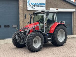 Massey Ferguson 5S.135 Dyna-6 Exclusive