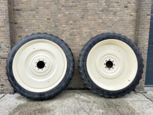 ALLIANCE 270/95R54