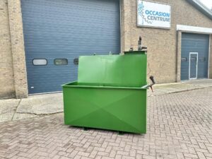 Werkplaats olietank met lekbak